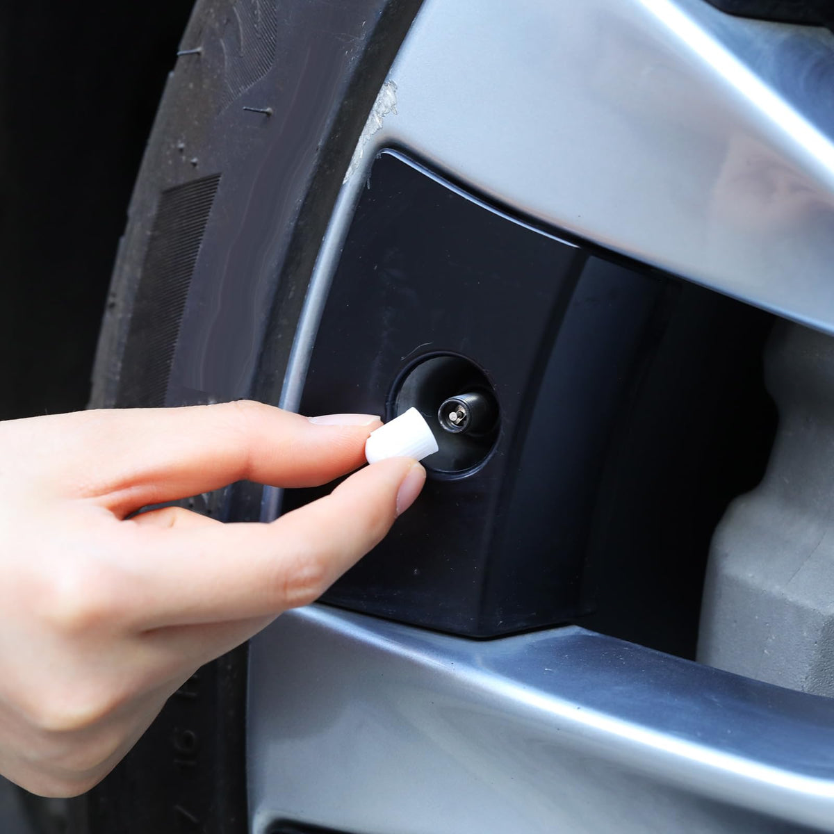 Outus 20 Pcs Tire Valve Stem Caps Universal Tire Caps,Black