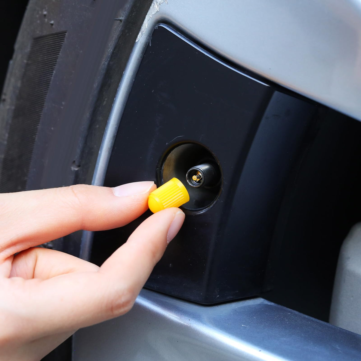 Outus 20 Pcs Tire Valve Stem Caps Universal Tire Caps,Black